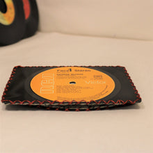 Charger l&#39;image dans la galerie, Portefeuille en disque vinyle. Orange/Funk
