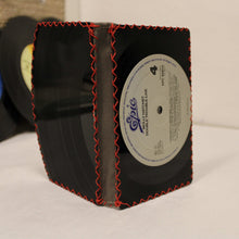 Charger l&#39;image dans la galerie, Portefeuille artisanal en disque vinyle et tissu coton
