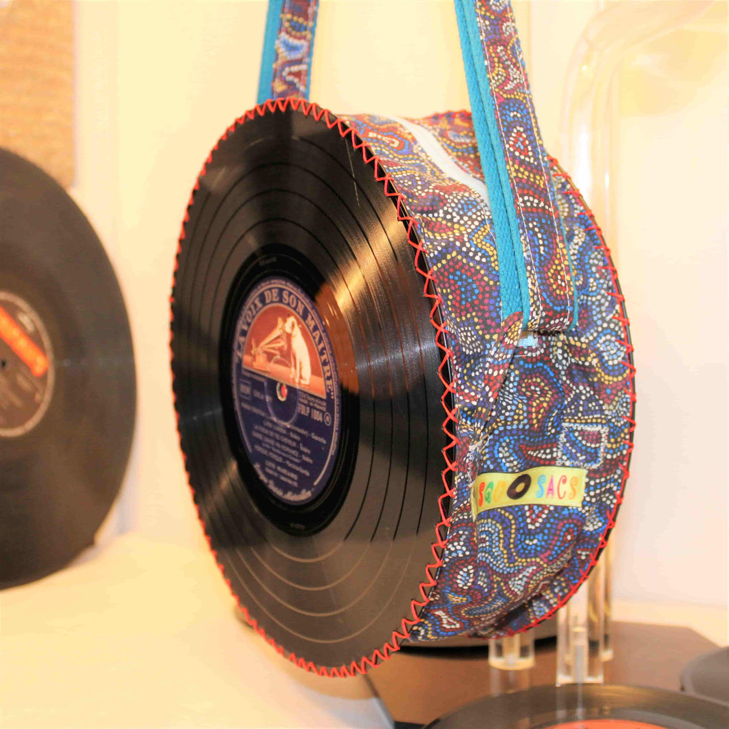 Sac à main artisanal rond en disque vinyle et tissu coloré